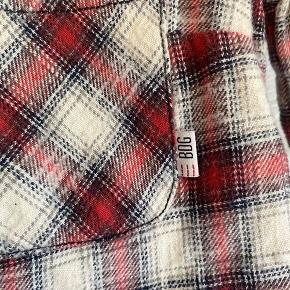 NWT Urban Outfitters size small Dakota cropped red white flannel button up - Picture 5 of 9